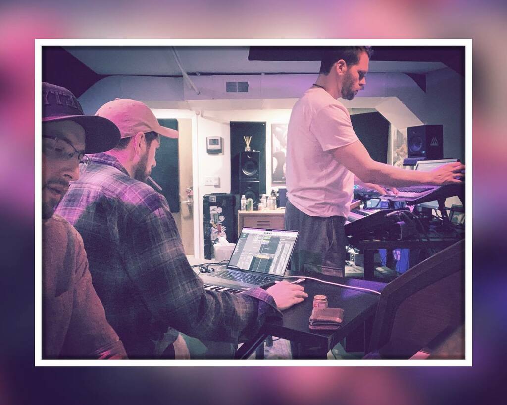 MertzMusic's tweet photo. Love these dudes @compoundcollectivemusic. I think my favorite thing about the way we cook is that we can all be making noise at the same time. 

#producerlife #musiclife #studiovibes #vocalsample #lofibeats #lofistudybeats #lofihiphop #homestudio #studi… https://t.co/Q1DX7khQUY https://t.co/qZoghwrv51