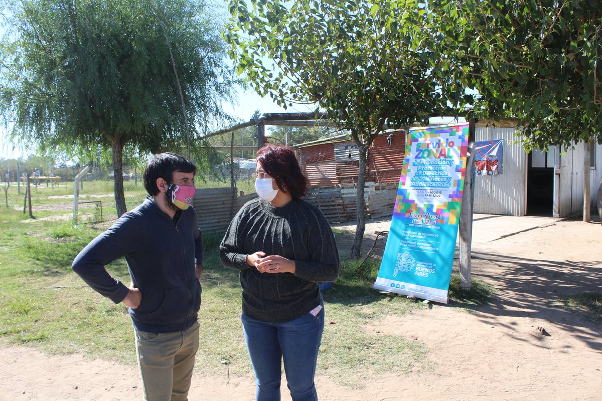 andres_merani's tweet photo. 📍 OPERATIVO TERRITORIAL CON ORGANISMOS PROVINCIALES Y NACIONALES 

Vecinas y vecinos del barrio «Los Totoreros» se acercaron a hacer sus trámites y consultas. 

El Estado presente en cada rincón 🇦🇷

#PAMIfederal #ANSES #OperativoTerritorial #LosTotoreros #Junín https://t.co/nI7du7odJu