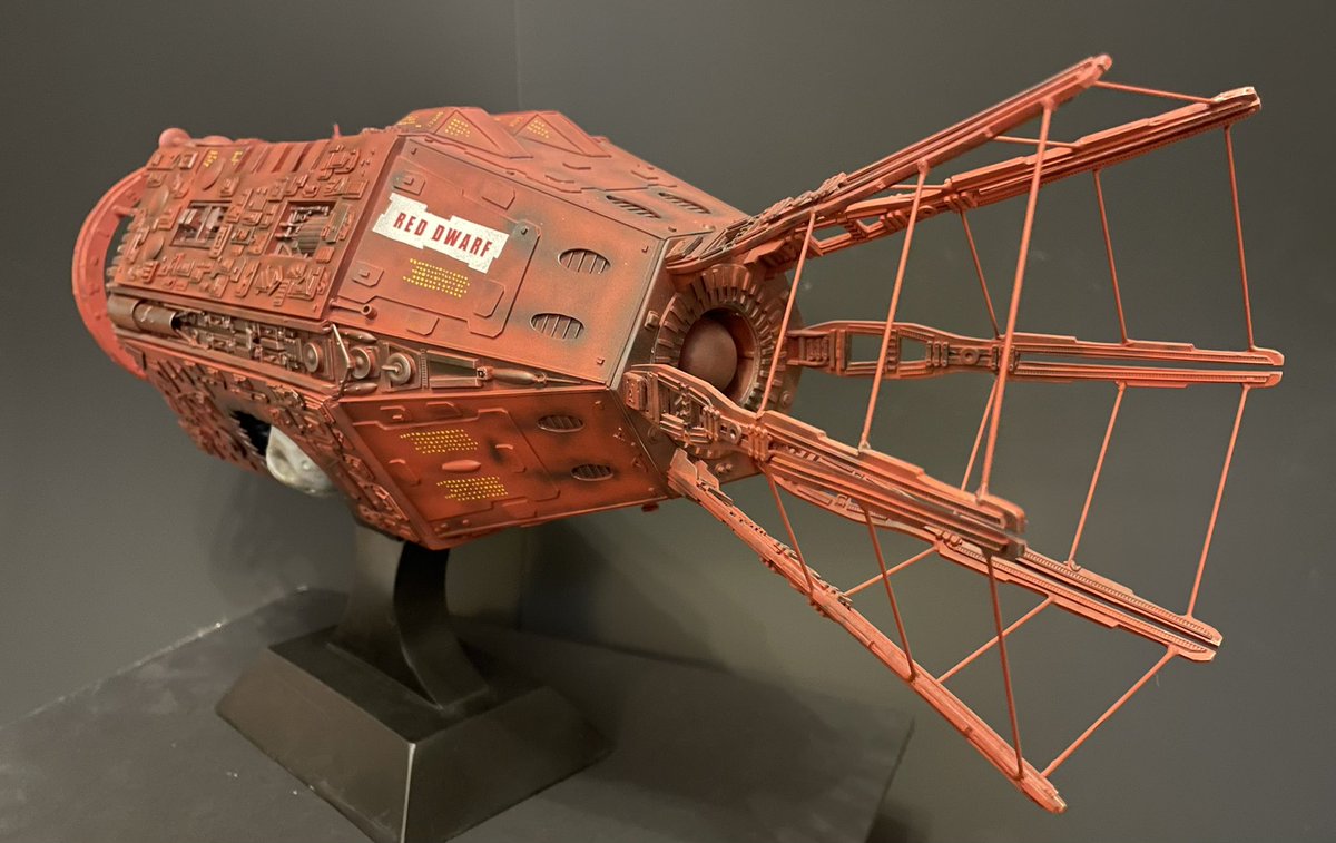 roblofty's tweet photo. My newly improved Red Dwarf model. Made proper decals for the name plates (replacing to the original hand painted ones) and a LOT of extra surface detail! #RedDwarf #modelmaking #ScratchBuild #BoysFromTheDwarf #BBC #SciFi https://t.co/m5Y9zluq3H