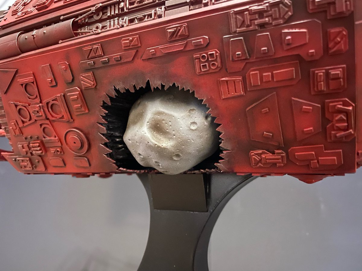 roblofty's tweet photo. My newly improved Red Dwarf model. Made proper decals for the name plates (replacing to the original hand painted ones) and a LOT of extra surface detail! #RedDwarf #modelmaking #ScratchBuild #BoysFromTheDwarf #BBC #SciFi https://t.co/m5Y9zluq3H