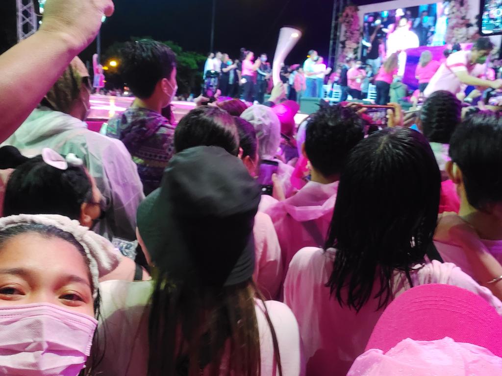 anji_nomotto's tweet photo. Mababasa for Leni!

#RizalisPink https://t.co/AHw2W8Wxz5