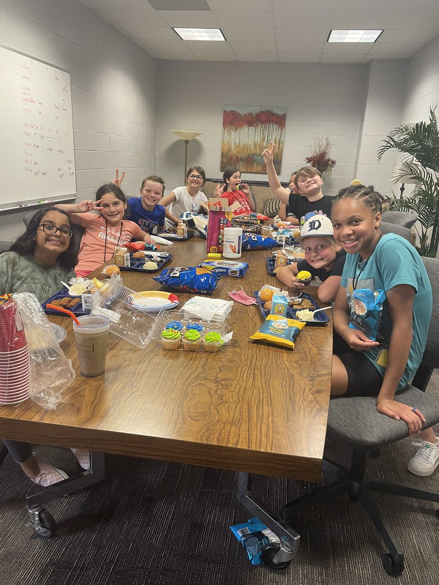 Our final CIA meeting of the year! Time to celebrate all the wonderful acts of kindness they have helped with this year! <a href="/HumbleISD/">Humble ISD</a> <a href="/Humbleisd_pfe/">Pine Forest Elem</a> <a href="/humbleisd_cbs/">HumbleISD_CBS</a> #GameOnForLearning #LightTheWay #SELBuildingPOG #SchoolCounseling #ASCA #ElementaryCounseling