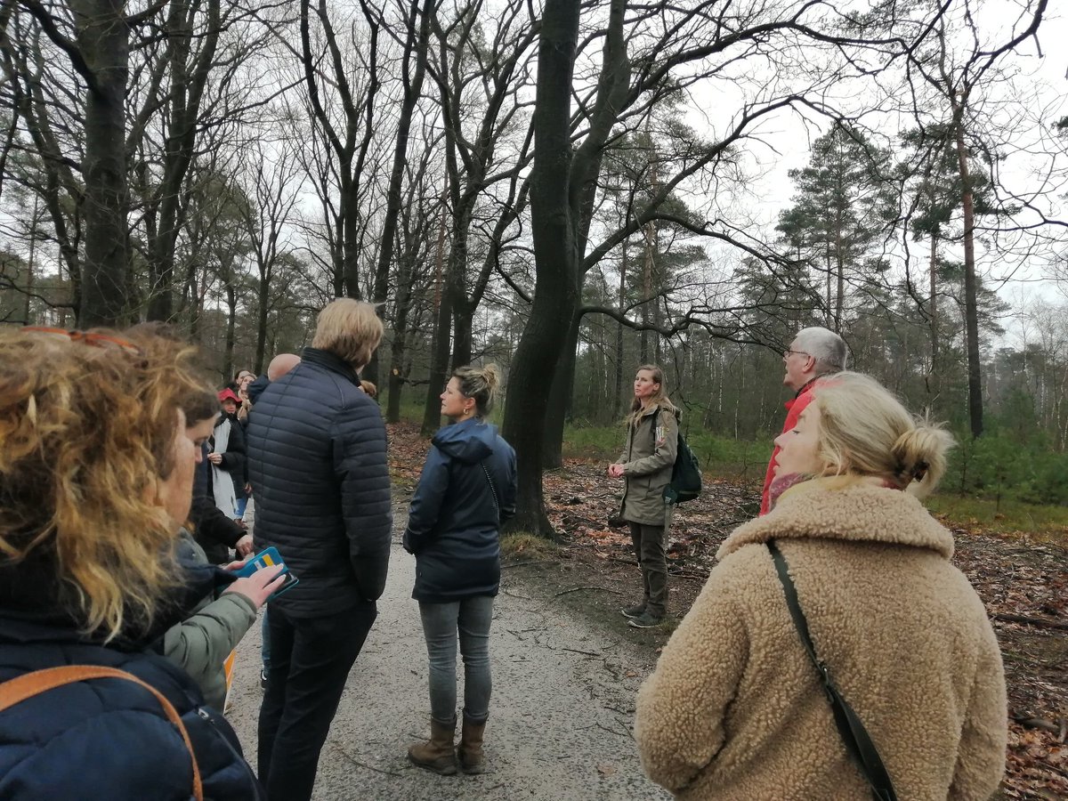 VVVEpe's tweet photo. Vandaag was de excursiedag van de #IVN cursus #gastheervanhetlandschap. We bezochten Hagedoorns Plaatse, Kasteel Cannenburch en wandelden op #Landgoed De Dellen en sloten af bij de Ossenstal met de uitreiking van de certificaten  @VeluwsP, @kasteelcb @GemeenteEpe @glk @ossenstal https://t.co/1jQZFd0vWF