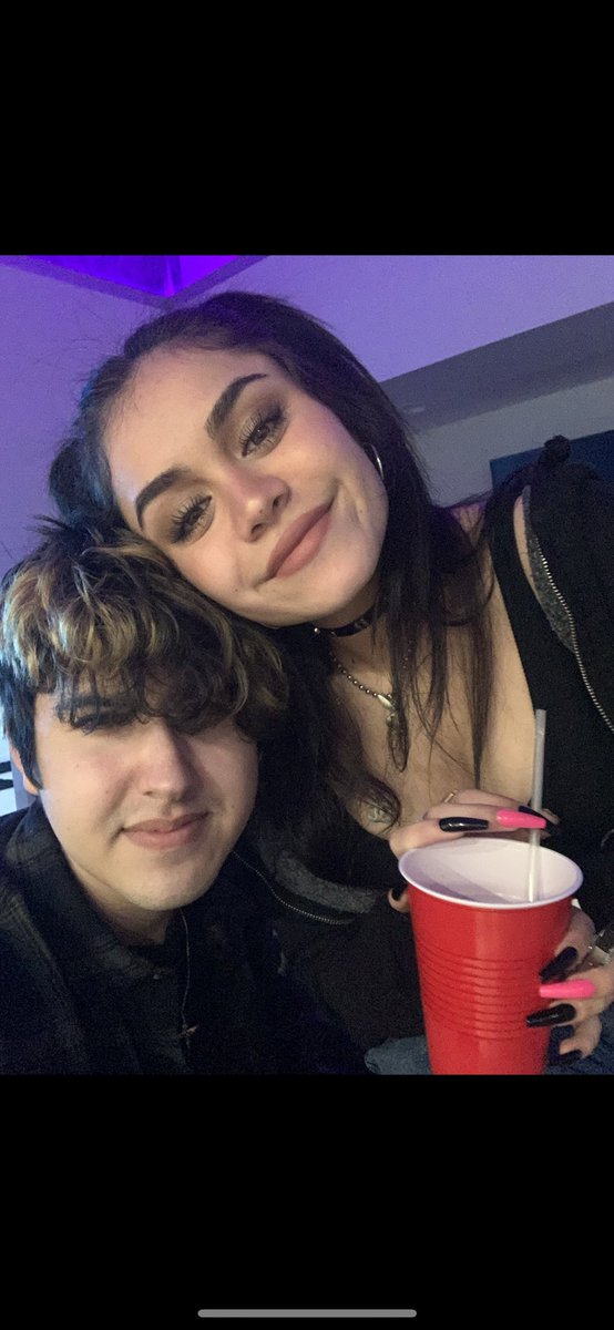 tarayummy's tweet photo. happy birth @capturesca don’t tell anyone but I guess I love u and ur my friend and stuff https://t.co/525lr4De4S