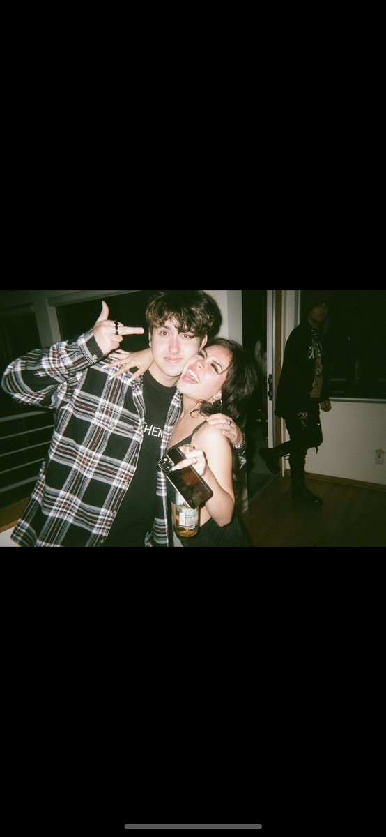 tarayummy's tweet photo. happy birth @capturesca don’t tell anyone but I guess I love u and ur my friend and stuff https://t.co/525lr4De4S