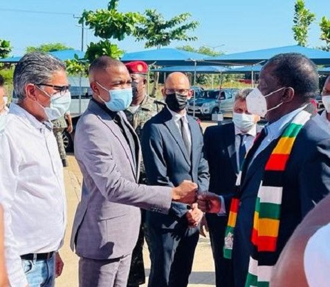 clubOmozambique's tweet photo. The President of #Zimbabwe visits MozParks at Beluluane Industrial Park
https://t.co/HIE9RONION
#Mozambique #Mocambique #Industry #Business #Investment #IndustrialPark #SEZs #MozParks #Beluluane #SADC #Africa https://t.co/B0D6Cn0LfN