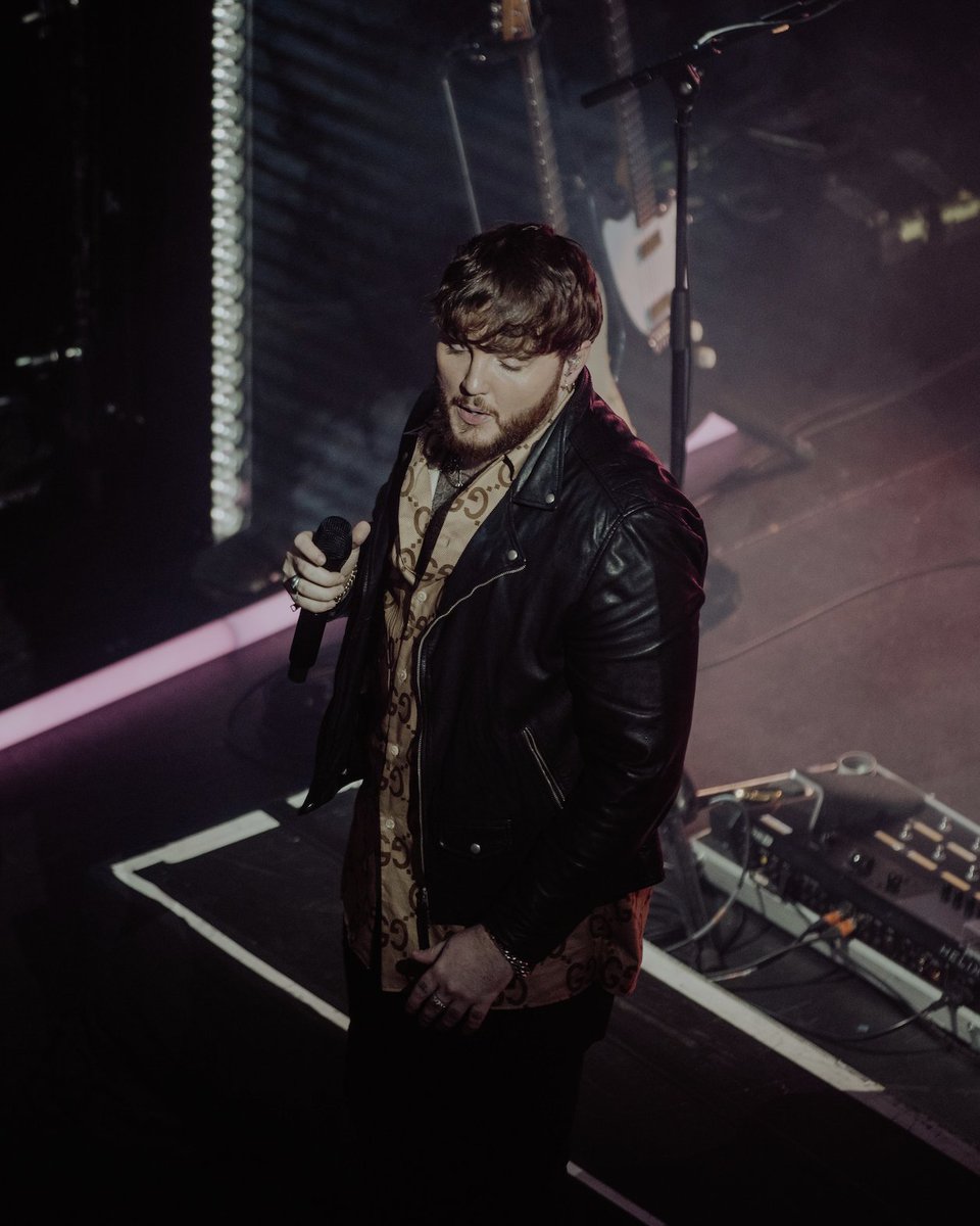 JamesArthur23's tweet photo. Still can’t get over how much fun the UK tour was! Missing you lot already ❤️ What was your favourite song from the set? https://t.co/eoB29v095H
