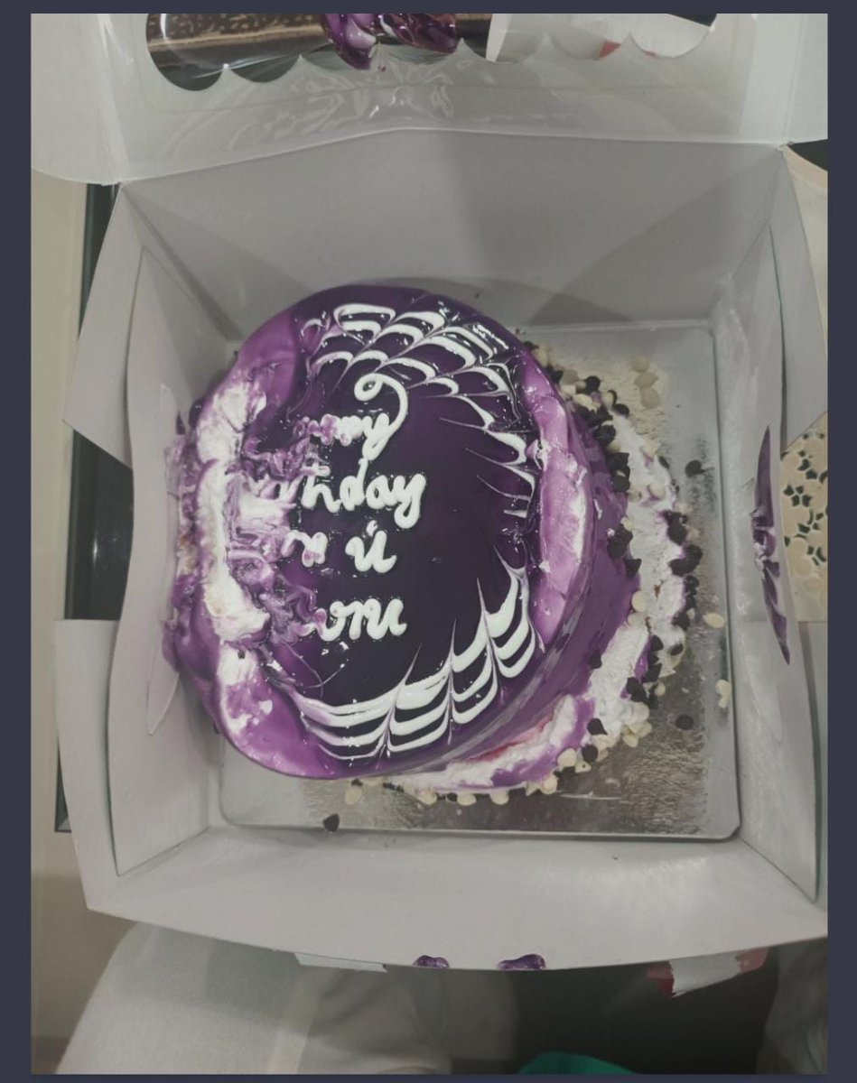 mrmohanramu's tweet photo. @SwiggyCares
 i have paid Rs 478/- for damage cake.. when i asked for refund they are trying to give coupon of Rs 400/-... 
OrderId# 132247487713
What the hell Swiggy ?
@swiggy_in
 
@swiggydesign
 
@SwiggyInstamart
 
@SwiggyInstamart https://t.co/WhWOtDZYa2