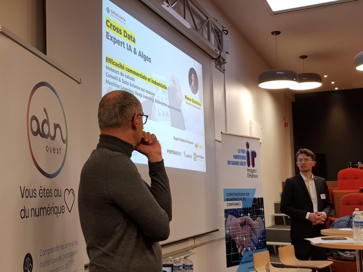 imagesreseaux's tweet photo. Belle soirée #IA et #data au service de l’#industrie ce soir à l’@icam_fr de  @larochesuryonfr que nous avons coorganisée avec @adnouest !
Merci @sigaldigital @_crossdata #maftaDuvivier et @Hydrokit pour vos interventions convaincantes 🙏👍 https://t.co/NGU9tF1tRk