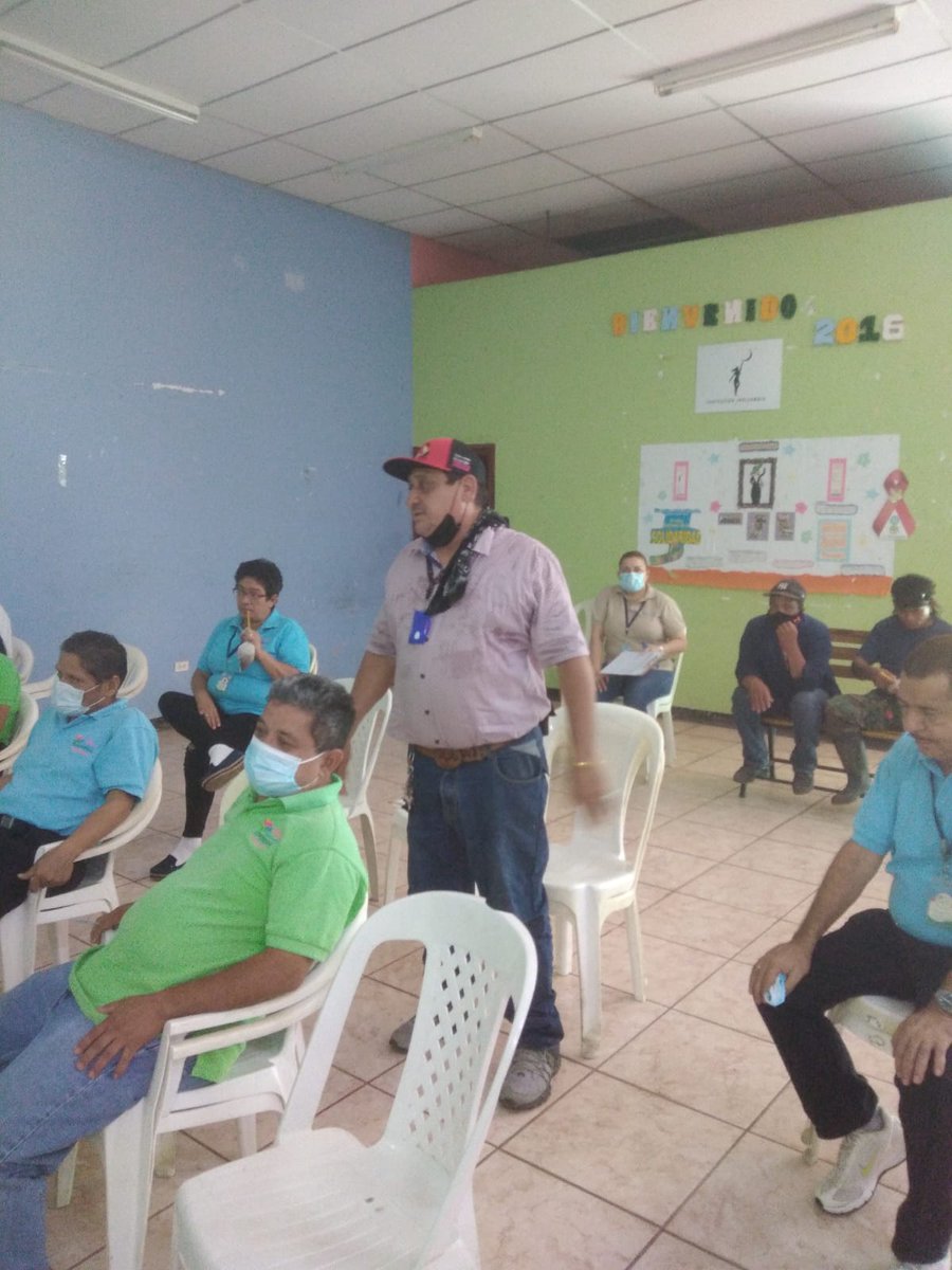 alma_commema's tweet photo. Este #05Abril @INSSNic Acompaña a nuestros trabajadores de #COMMEMA #MercadoOriental a través de Capacitación en temas de Higiene y Seguridad Ocupacional, para la protección y mejor desempeño de nuestras actividades diarias. https://t.co/8Op5B1LY1a