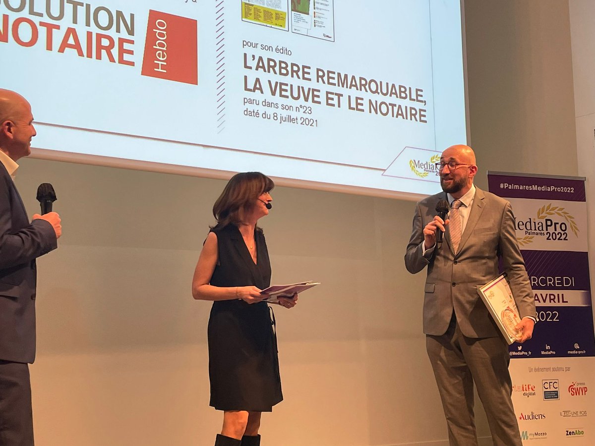 LefebvreDalloz's tweet photo. #LT François sauvage, l'auteur de l'édito de @SolNotHebdo, vient recevoir le prix du Prix de l'édito ! 💥Le premier prix de la #PalmaresMediaPro2022 @MediaPro_fr est décerné à l'une de nos revues ! #media #pressepro https://t.co/HoDFdvNs7j