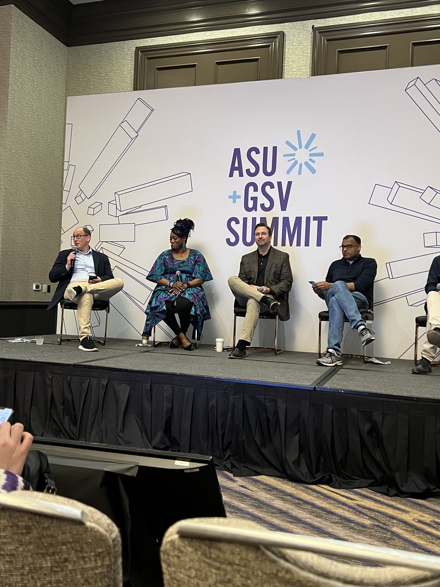 Dr. Muhsinah Morris beautifully representing Morehouse in the Metaverse at #asugsv