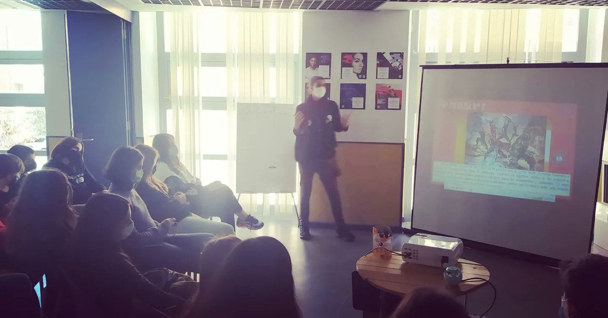 Los alumnos y alumnas de 1° ESO de Valores Éticos visitaron el viernes 1 de abril el Centro Juvenil Hontalbilla, donde tuvieron la oportunidad de realizar un taller sobre machismo.  @quedat_com @cjuvenilesmadrid <a href="/madridjuventud/">Madrid Juventud</a>