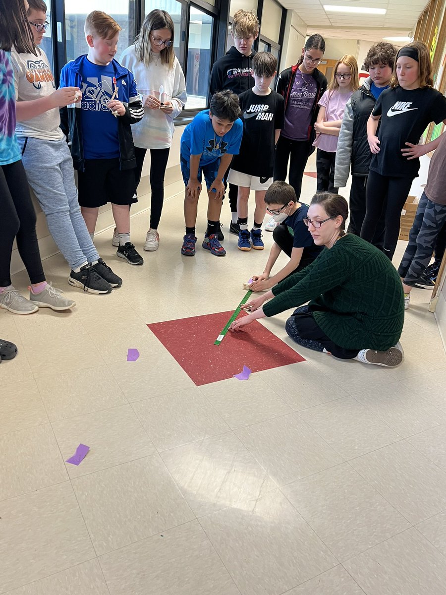 MPerkowski3's tweet photo. 6th students @NorthwoodElem1 testing out their catapults in Design class! #pbl #northwoodproud https://t.co/XdYOgPX0Ym