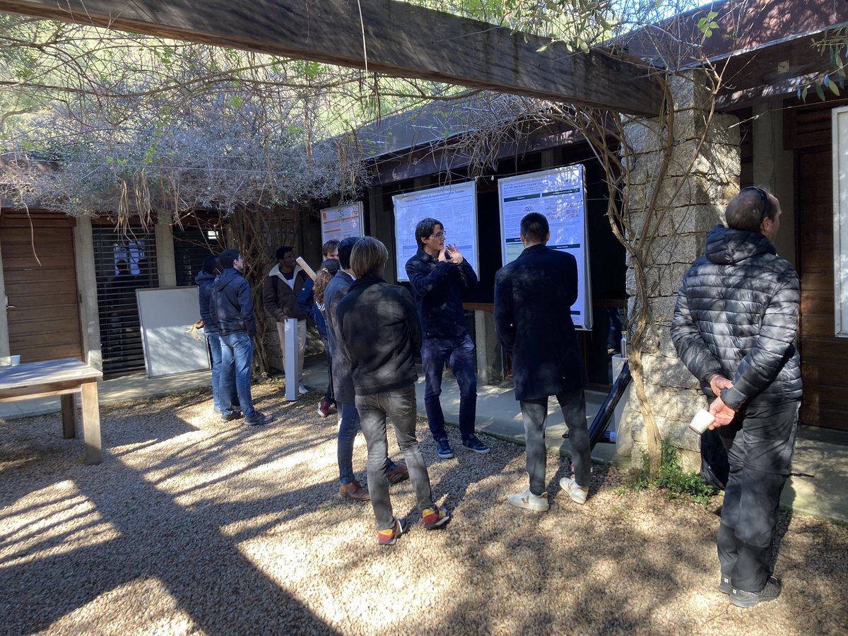 pamattei's tweet photo. Day 2 of @StatFr’s #Statlearn2022 with a blackboard course on benign overfitting and interpolation by Claire Boyer, and a poster session gracefully sponsored by #pietra beers! https://t.co/usUe73UXzq