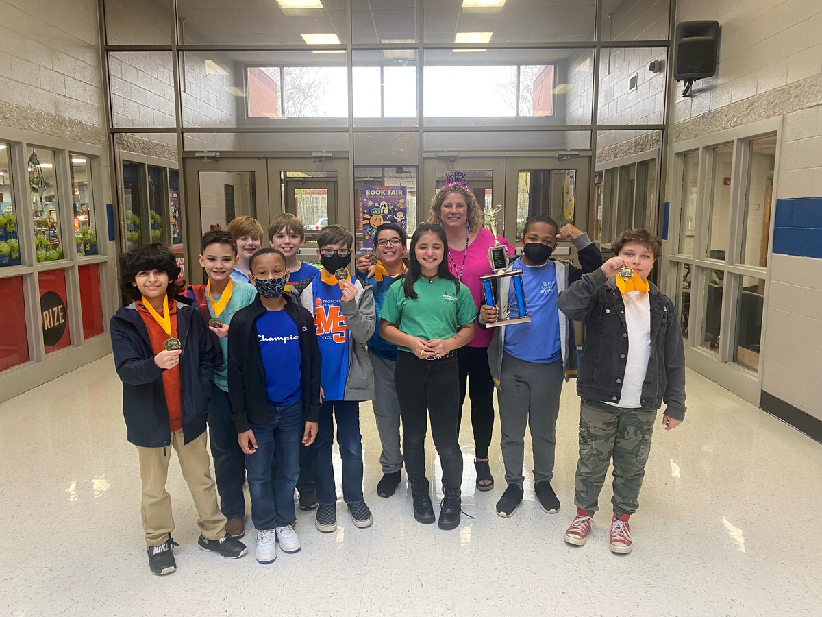 TweetDCS_SIS's tweet image. Congratulations to our 5th grade Knowledge Bowl team for bringing home the gold! 1st place in all 9 rounds!!👏👏🧡💙 #TeamDCS #MakingItMatter