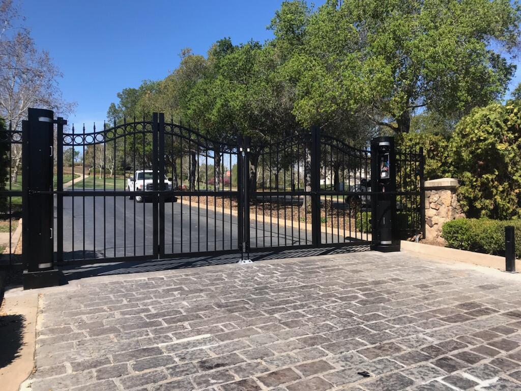 TorxunT's tweet photo. Another beautiful installation of the #TORXUN Model-3 #TowerOperators with #FoldingGates, #FlexArms and #LockDock. Also installed is the Optex OVS-01GT sensor mounted curbside in one of the TORXUN #SensorVaults for ultimate protection. https://t.co/1KLjm0QUuN https://t.co/lZMGzXJnbI