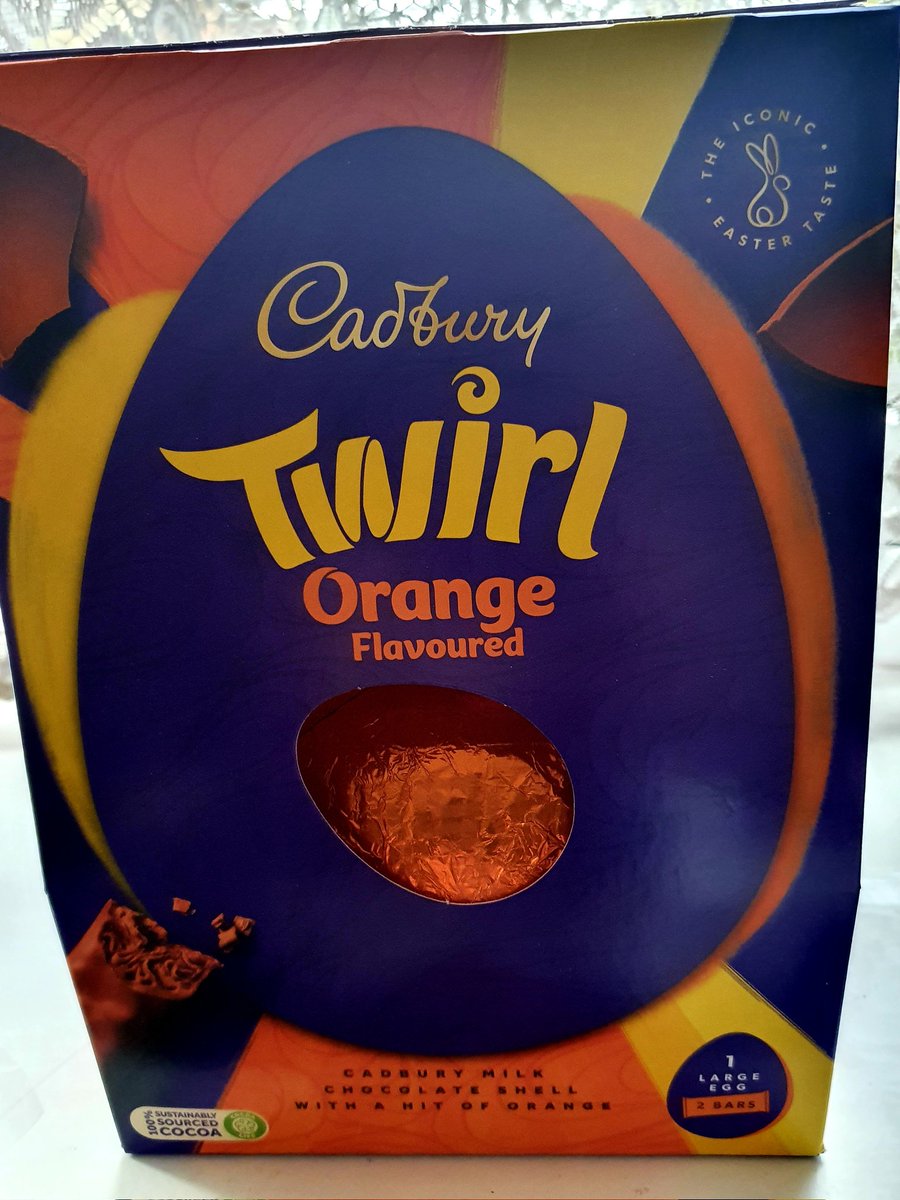 DianeLouiseBell's tweet image. My joy is complete today #orangetwirl #egg 🍊🍫🥚 🎉