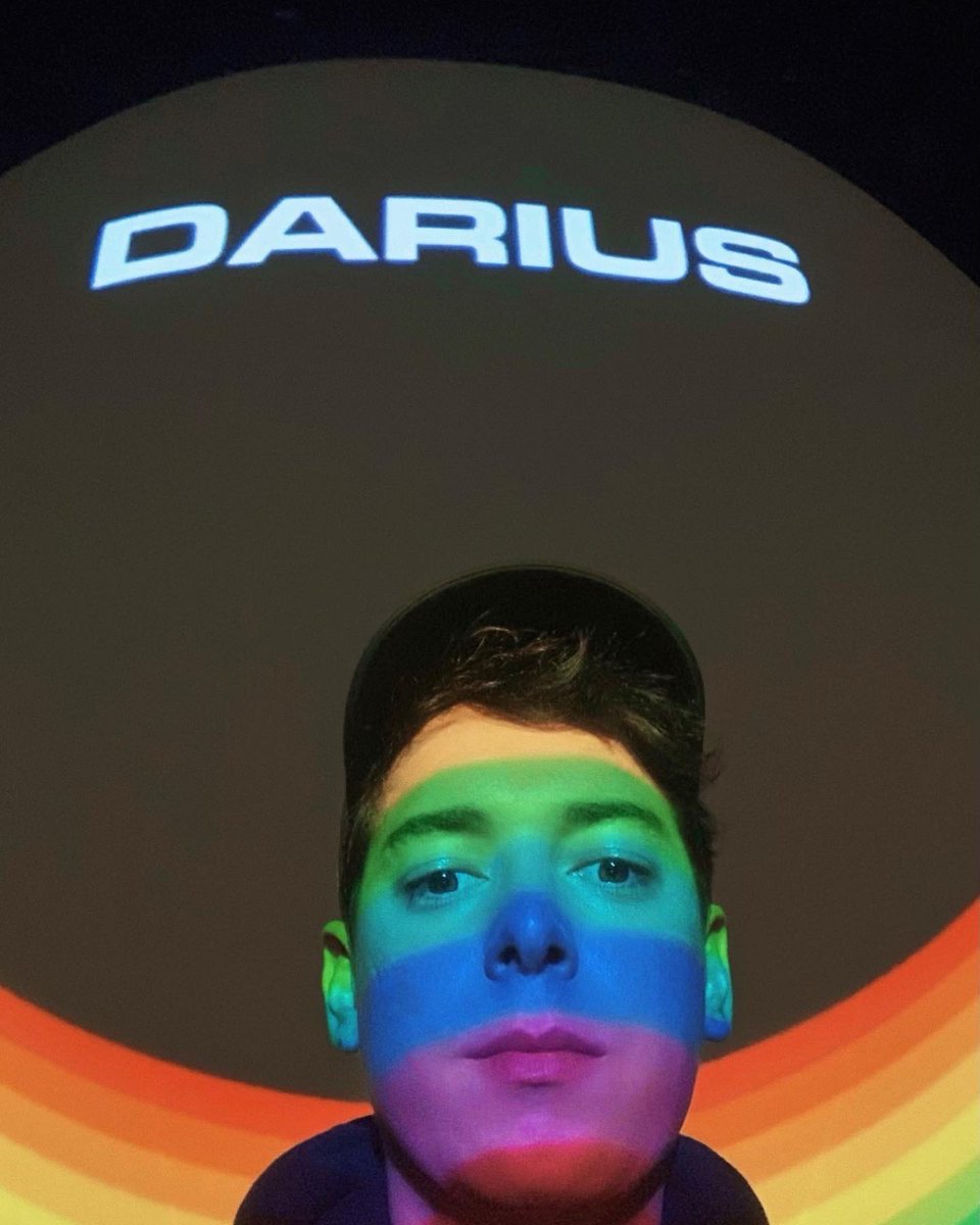 RocheMusique's tweet photo. OASIS is right around the corner releasing on April 22nd 💜
Here’s a brand new single taken from the album 
@_dariusmusic x @lovillage301 « MATERIAL GIRL » out everywhere !

Make sure to get on the Roche Musique discord to get exclusive news, content and a lot more!!! https://t.co/ByJ3G66p2y