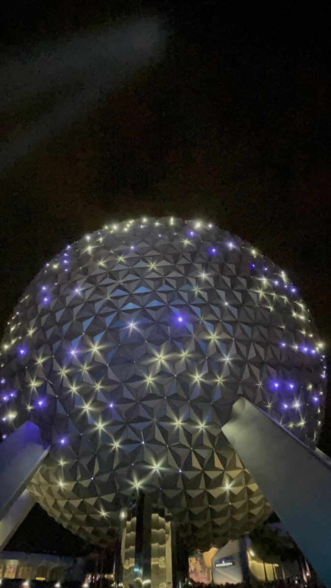mes7585's tweet photo. Some pics from our trip to @WaltDisneyWorld last year https://t.co/Rqbt9sEjh1
