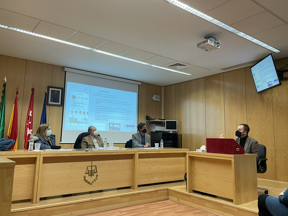 CeciliaGuemes's tweet photo. 🙌Hay días q son importantes y marcan

Doctorarse es uno de ellos, sobretodo si t luces explicando tu investigación y explicitando tus límites…

🎓Buenas nuevas para la academia @herranz_c y @Javier_Z_G 

🤩Q gusto compartir inquietudes y entusiasmo con ambos en @derecho_uam https://t.co/vrXrELQabh