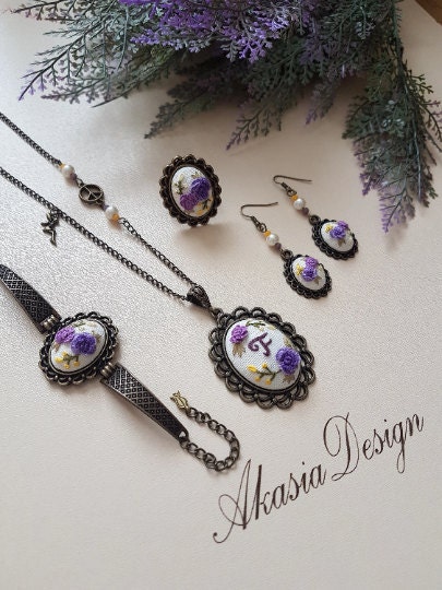 MEGASALE!!! 50% OFF Personalized Floral Embroidery Jewelry #embroideryjewelry #vintageembroidered #embroideredbracelet #bridesmaidgift #personalizedgift #florallovegift #floralnecklace #embroideredname #embroiderersofinstagram #embroiderylove #mothersdaygifts