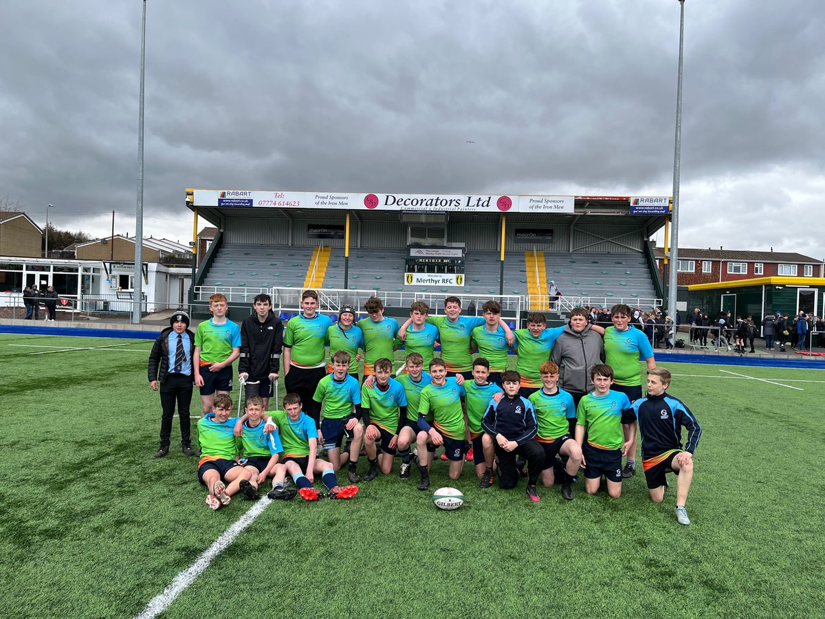 Ymlaen i’r feinal Cwpan ysgolion🏴󠁧󠁢󠁷󠁬󠁳󠁿 mewn stadiwm principality i dîm 🏉 bl 9 ar ol curo Ysgol Bro Teifi 12-10 heddiw! #falch
The year 9 rugby advance to the Welsh Schools cup final after beat Ysgol Bro Teifi 12-10 today! Extremely proud of the squad’s achievement👏🏻 <a href="/WRU_Community/">WRU Community - Wrth galon y genedl</a>