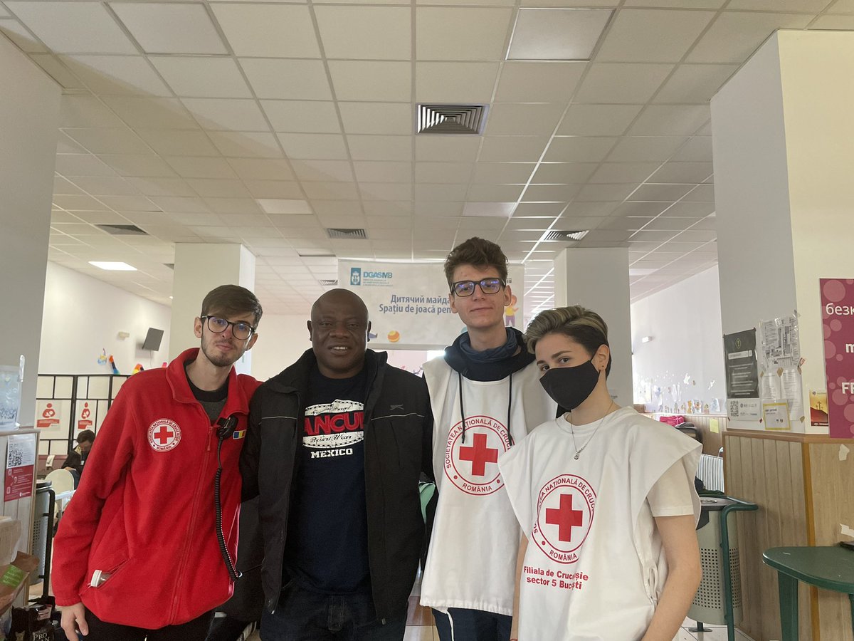 Kane1759's tweet photo. When I got to the center, I saw these people, the pain in their eyes and I could imagine what life must have been for them.

When I got to the center i engaged the Red Cross volunteers how i can help and they told me their immediate pressing needs which was food. https://t.co/53yLG6TMJz