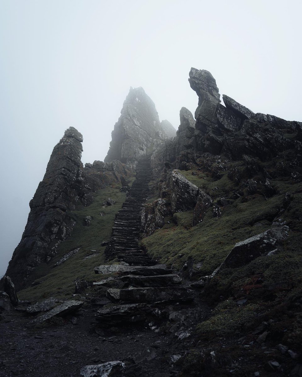 Stephanthm's tweet photo. Taking steps in an almost forgotten world.
#hellofrom #ireland #moodygrams #ib4ud https://t.co/c9W0zPujZh