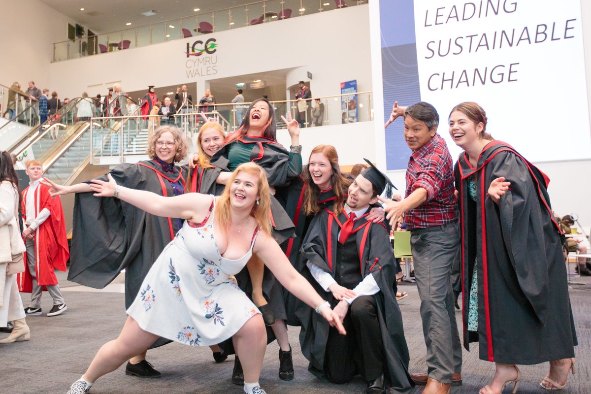 We want to congratulate all our graduates who crossed the stage today👏

The first day of our April graduations has been incredible!

We hope you're having the best time celebrating this special day with your friends and family🎉

#USWGrad 🎓