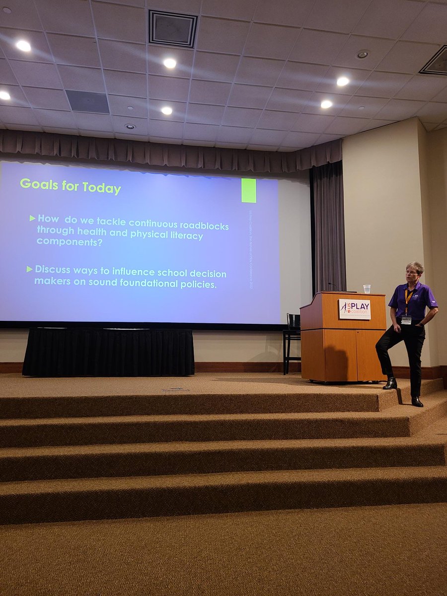 tculiink's tweet photo. Dr. Debbie Rhea, LiiNK creator and director, presents on how to tackle COVID roadblocks to play opportunities and nature through health and literacy components @usplaycoalition!

#usplaycoalition #usplaycoalitionconference #liinkproject #tculiink #thenatureofplay #playmatters https://t.co/Ubxsr2YOoT