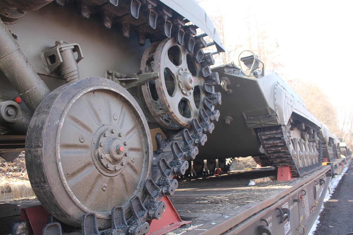 Here is a little more info/context from local media: echo24.cz/a/SrjYb/cesko-… and some HQ images also of a few of the vehicles.

Note: This is totally separate from the supply of Pbv 501 (Mildly modernised BMP-1s formerly operated by Sweden) to Ukraine, which is also taking place.