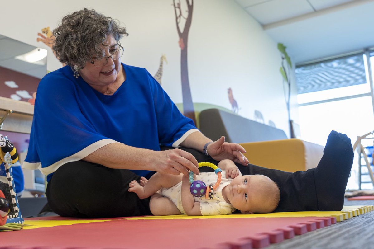 At the @motordevlab, Stacey Dusing &amp; Kari Kretch plan to  study the development of motor control in infants and young children with/without disabilities &amp; investigate the impact of PT treatment on motor and cognitive development. Read more:
tinyurl.com/uscmdl