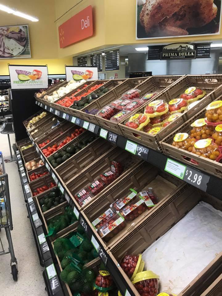 ALISON48884480's tweet photo. I really like fruit a lot, especially fruit salad. We don't have much fruit at home, so today I went out to buy some fruit https://t.co/dBQOpvJivG