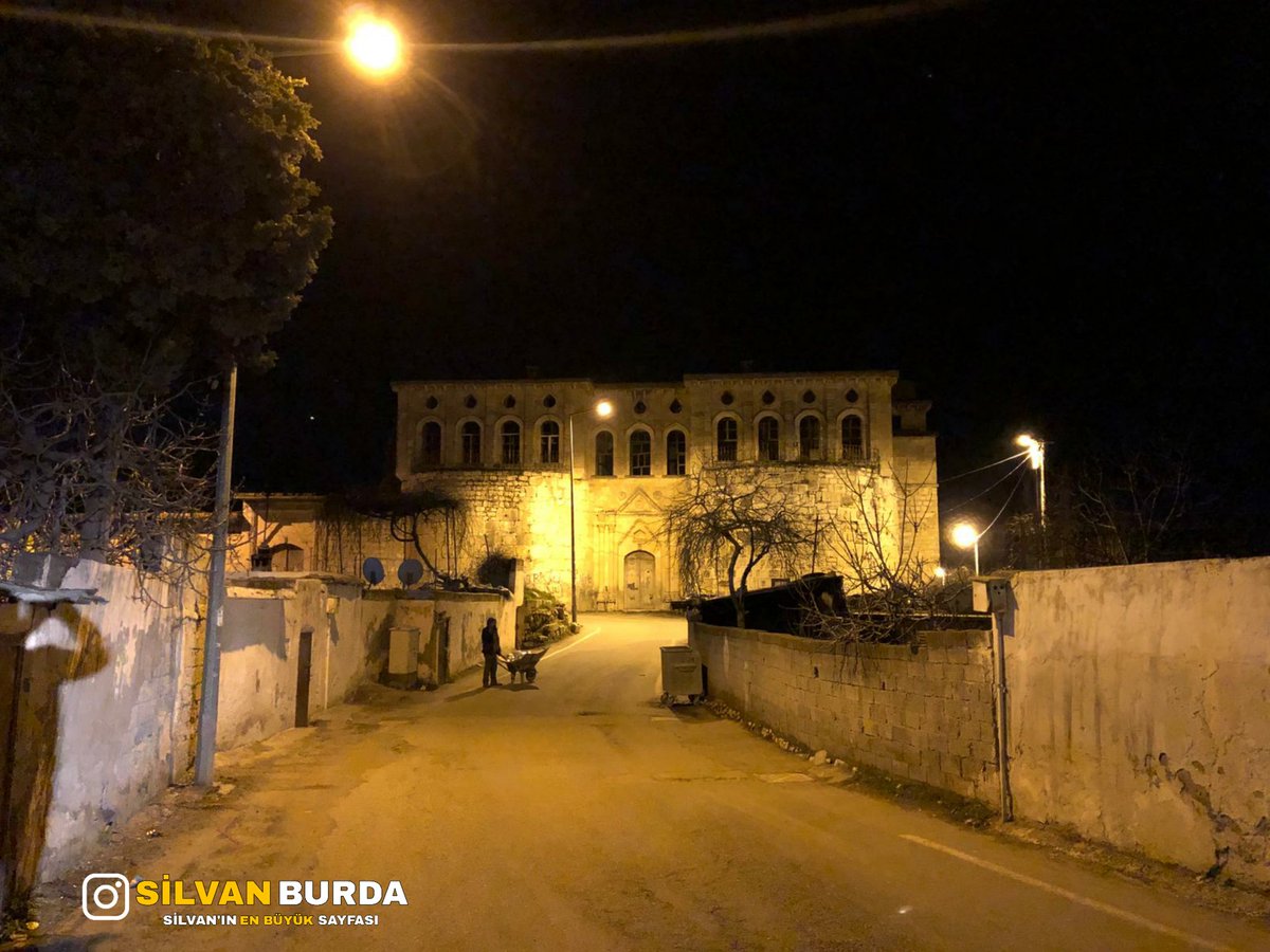 silvanburda's tweet photo. Hayırlı Akşamlar / Ewar Baş ❤
📌 Üstünler Konağı 
📌 Mala Beğ

#silvanburda 
#silvan #farqin https://t.co/vm8HsONDML