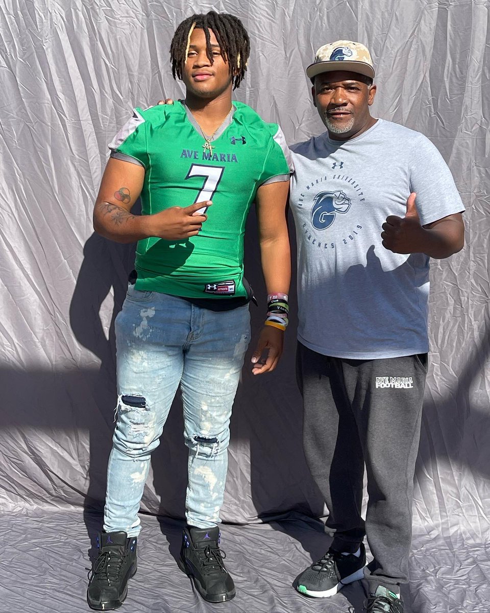 Dchest_17's tweet photo. It has been a long process, but after much consideration, my recruitment is officially closed. I am 110% committed to Ave Maria University 💚💙. Go Gyrenes!! #AGTG @JoePattersonAMU @CoachColligan @RBsNation_RBN https://t.co/UJUsb2c11S