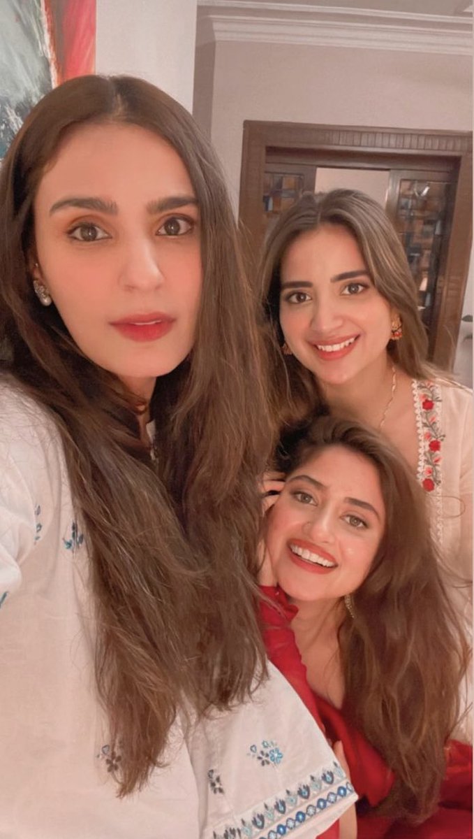 My jaan #SajalAly her beautiful  smile MashaAllah 

...these girls are  so sweet & pretty ... #Sabooraliansari #Sadiaghaffar #sajalaly ♥♥♥