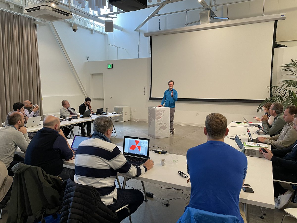 robertskrobak's tweet photo. Day 1 #vleaderstech; started with US Pitch training provided by @StuartPitch - general takeout: instead of using the term "I want" (emotion) use the term "I am committed to" (action).
Afternoon spent with great former #vleaderstech @Chris_fotokite https://t.co/Dys2VCfMQe