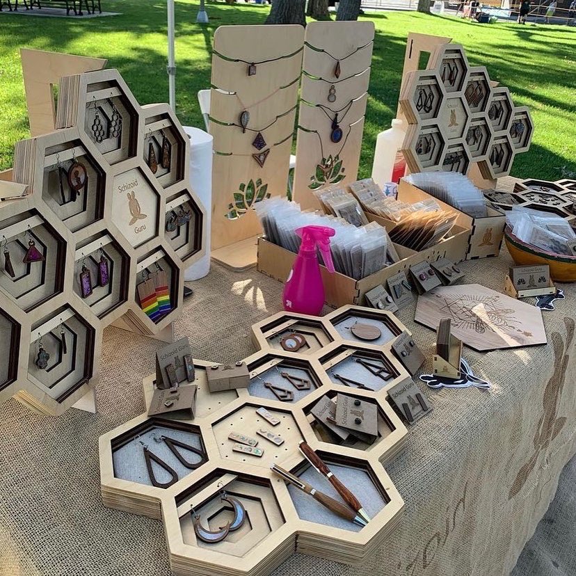 ABQartwalk's tweet photo. This Friday is ABQ Artwalk’s 4th anniversary and we are using it to introduce ART STOP! An outdoor marketplace in collaboration with Downtown Growers & Oh Lawd Records! Featuring our artisans, food vendors & a live music stage! Find our first ART STOP at 7th & Gold this Friday! https://t.co/VfXKTiN3aZ