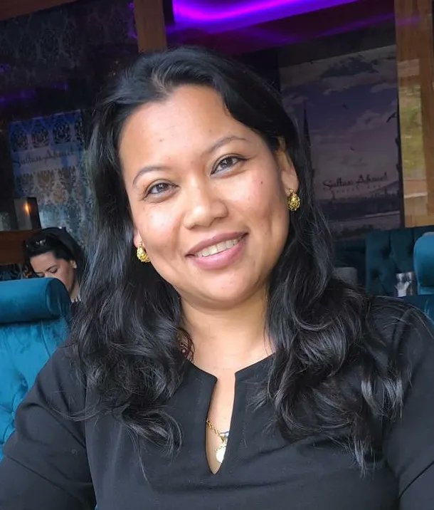 AlbedaZorg's tweet photo. Revina Lee, docent Maatschappelijke zorg en regisseur alumnibeleid bij #albedazorgcollege, vertelt over de ambities van het alumnibeleid en #levenlangontwikkelen in https://t.co/Q2PGlalZvx. Dit in het kader van Project Alumni van de #MBOraad. https://t.co/u02GuBiH17