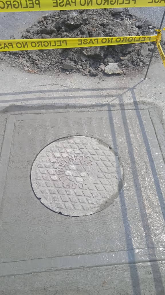 AlcDeGirardot's tweet photo. #ATENCIÓN ⚠️ Personal de #ConstruGirardot culminó los trabajos de nivelación en Boca de Visita, en la Av. Principal del Castaño.
¡Trabajamos para Tí!
@RafaelMaracay21
#Marcaay
#VenezuelaTierraDePaz https://t.co/AGSzfkrwAP