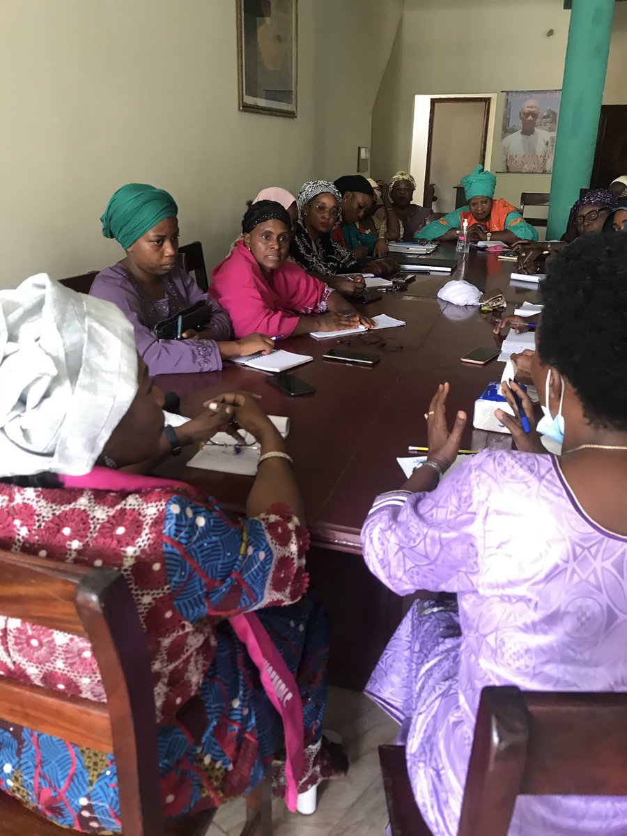 MakalCAMARA3's tweet photo. Réunion de travail des membres de LGP avec Marie Josée Kandanga de Onu Femmes au siège ce mardi 5/4/22. Échanges enrichissants, ça promet ! https://t.co/c54xI7TI4g
