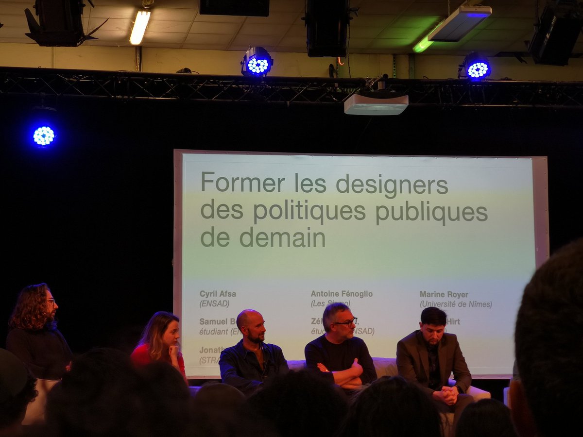 Chic d'avoir dans un panel sur la formation au design de politiques publiques celleux qui sont en train de se former (étudiant·es) et pas seulement celleux qui forment. <a href="/vrmtvrmt/">Vraiment Vraiment</a> <a href="/La27eregion/">La 27e Région</a>