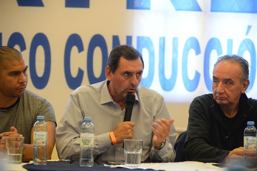 AlejandrooSalce's tweet photo. Plenario de Secretarios/as Grales del #FrenteSindical, con la presencia del #Semun, la @CFTArgentina, @CATT_Prensa y #CASIA. Analizamos la situación de trabajadores/as y expusimos acerca de las acciones que venimos desarrollando desde Sec. de Protección de la Niñez de #CGT https://t.co/tpaD1XKpIJ