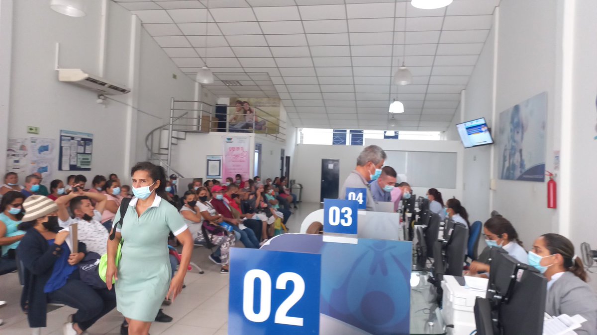 angiemllano's tweet photo. El servicio en @Capitalsalud en Villavicencio es desastroso, 2 horas para radicar una afiliación en contributivo, 4 personas para más de 100 personas @Supersalud investiguen esta eps, no tienen para pagar personal mezclan  contributivo y subsidiado https://t.co/IhDxSHeFhs