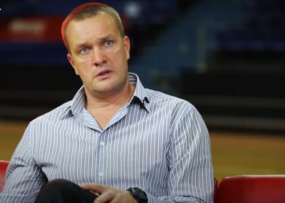 TekYolFener's tweet image. CSKA Başkanı Andrey Vatutin: &quot;Rus kulüpleri gelecek sene Euroleague&apos;e alınmazsa kendi ligimizi kuracağız. Yeni lig için Fenerbahçe&apos;ye de teklif götürdük. Burada kulüpler Euroleague&apos;de ettiğinden en az 4 kat daha fazla gelir elde edecek. Toplamda 100 milyon euro dağıtılacak.&quot;