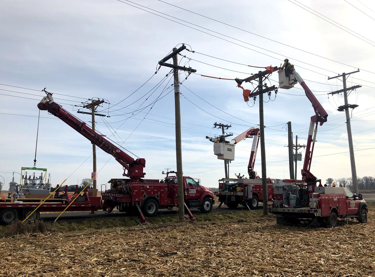 MidwestREC's tweet photo. Ever heard the words "SCADA" or "DA"? ๐ค Your co-op is continuing the installation of these systems, which will reduce the length of major outages by using automation to remotely and quickly transfer load (or โ#backfeedโ) from one source to another: https://t.co/mfQWNbXKYm https://t.co/JZswqBo7GN