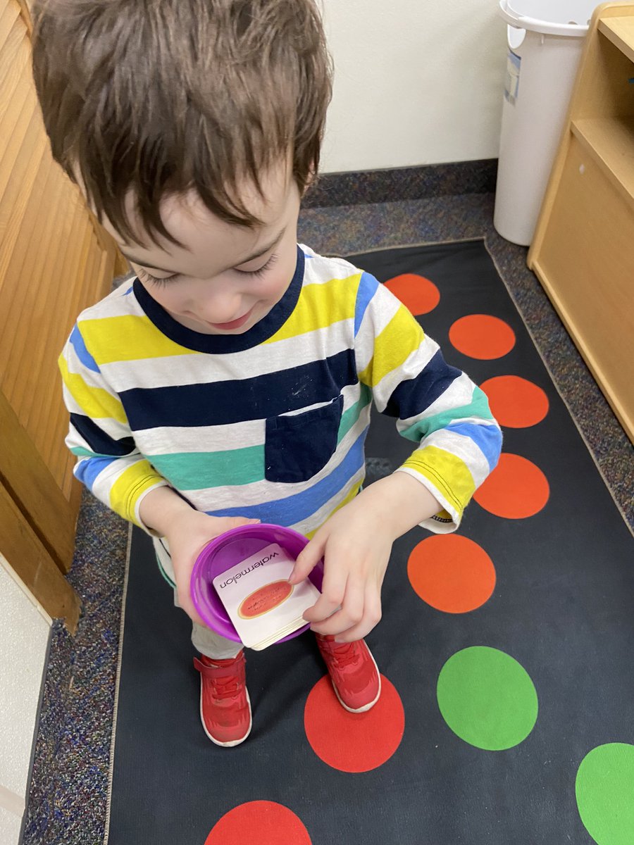 BrainabcS's tweet photo. Language explosion activity! Also targets attention, fine motor, balance/coordination, cognitive, vision, and midline/bilateral skills.   💯🎉 #neuromat #brainabcs https://t.co/9a5ZoK0mn3