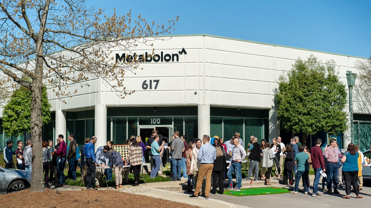 Metabolon's tweet photo. Yesterday was filled w/ #MetabolonLife activities. Our RTP employees entered the Work@Metabolon #hybridflex environment, & our International Team also gathered. A key theme was recognizing our #laboratory team for coming onsite regularly over the past two years. #lifesciences https://t.co/3TA97e4NKp