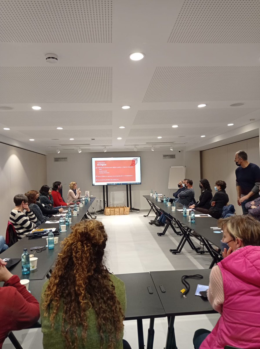 elgoscantaire's tweet photo. Jornada més que rodona de @trlaselva,  reunió a @azurehotel  de Lloret de Mar i visita al jardins de Santa Clotilde, si heu de fer una trobada, Lloret es el lloc ideal, moltes gràcies @lloretturisme @Keegan_ @JaumeDulsat i Montse @lloretconvention per haver-nos acollit a casa https://t.co/PF696SymBT